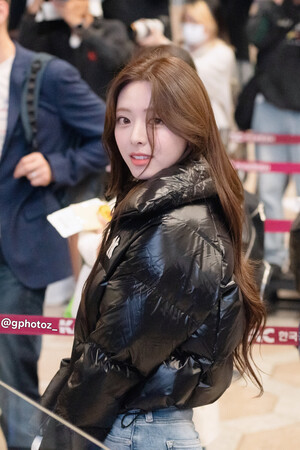 241013 ITZY Yuna at Gimpo International Airport