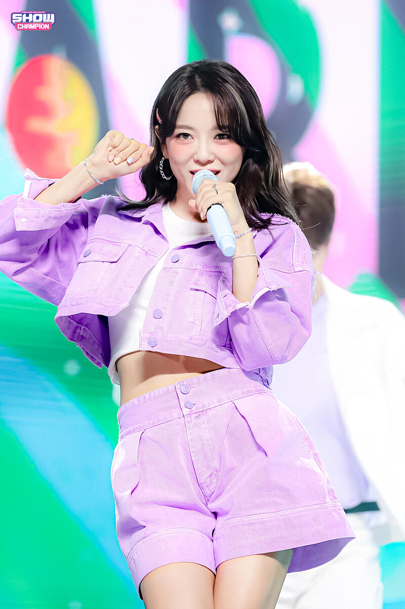 210407 Kim Sejeong 'Warning' at Show Champion documents 7