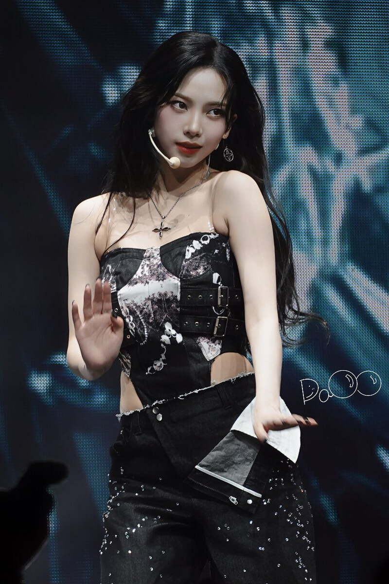 230830 aespa Karina - 1st Concert 'SYNK : HYPER LINE' in Chicago documents 3