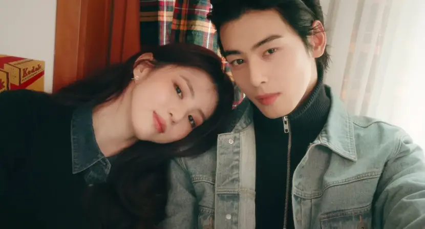 Netizens Go Crazy Over Cha Eunwoo and Han So Hee's Team-Up for GIORDANO