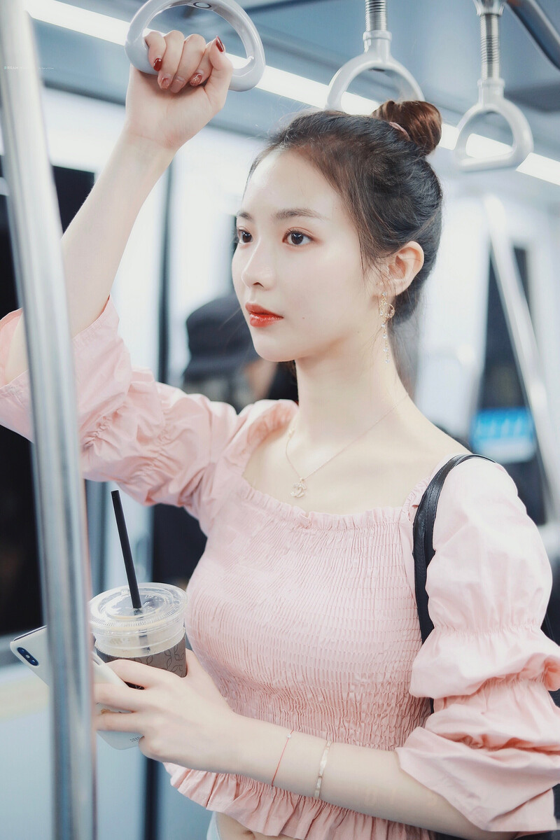 190908 SEN7ES Xu Yang YuZhuo at Incheon Airport documents 2