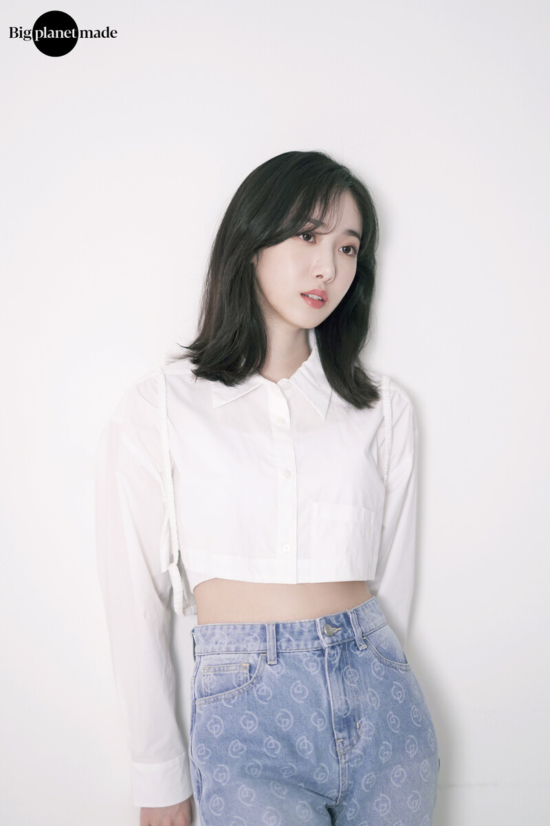 211014 BPM Naver Post - VIVIZ 1st Profile Shoot Behind documents 1