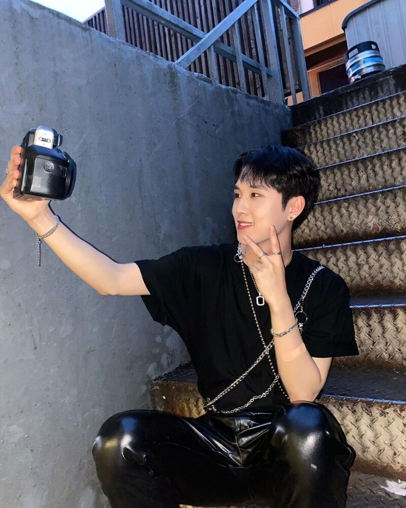 220905  - Younghoon Instagram Update documents 4