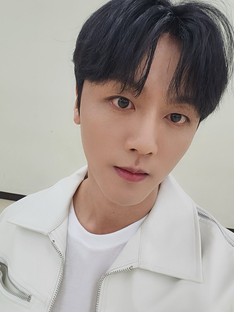 240414 - SF9 Twitter Update - Youngbin documents 3