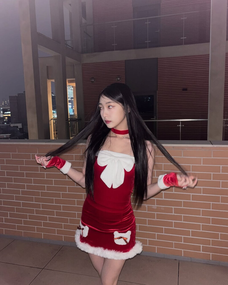 241224 - YeoJin Instagram Update documents 8