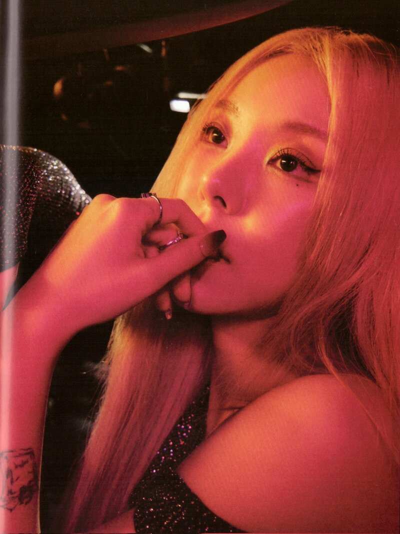 Whee In - "In The Mood" Wine Ver. Photobook [SCANS] documents 10