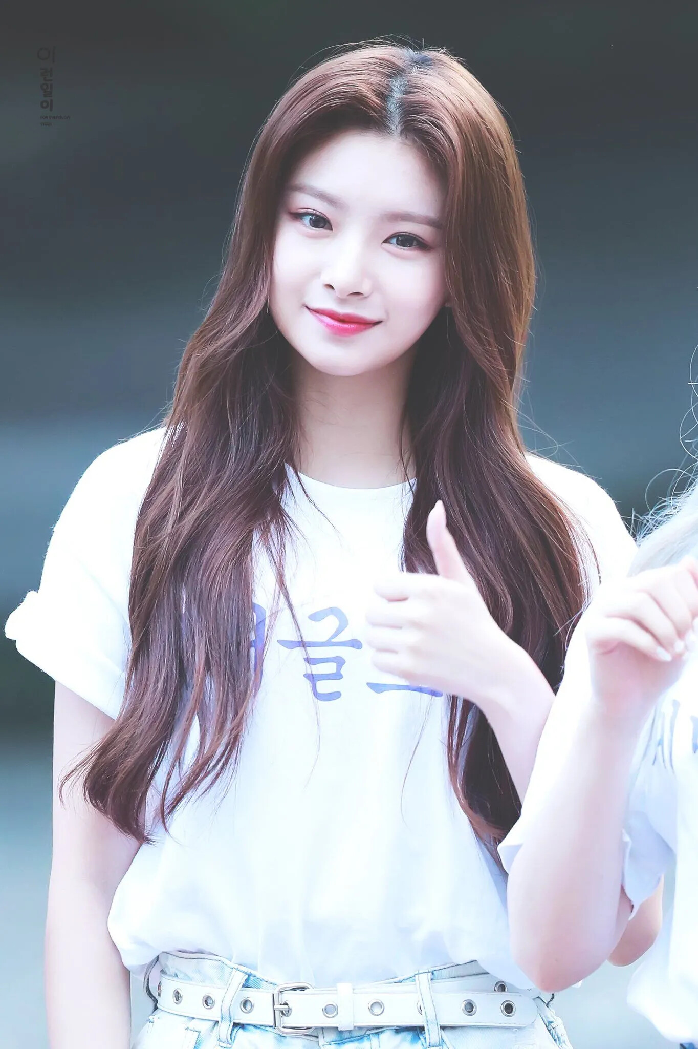 190830 EVERGLOW Yiren | kpopping