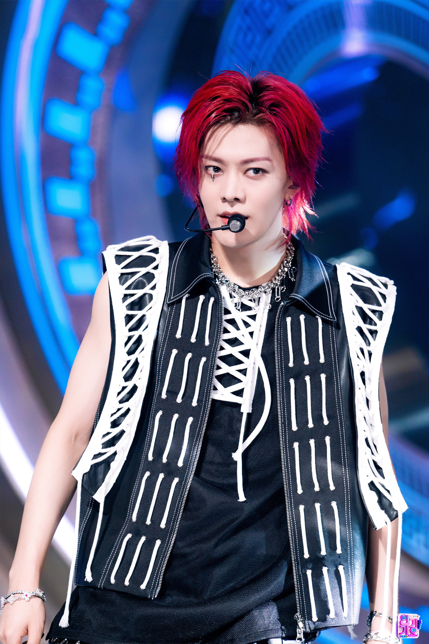 231015 NCT Yuta - 'Fact Check' at Inkigayo | kpopping