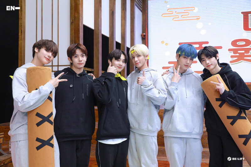 TXT&EN- PLAYGROUND ep.2 documents 10