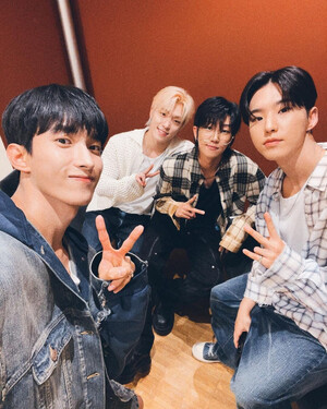 230718 SEVENTEEN DK Instagram Update with Hoshi, The8, Dino