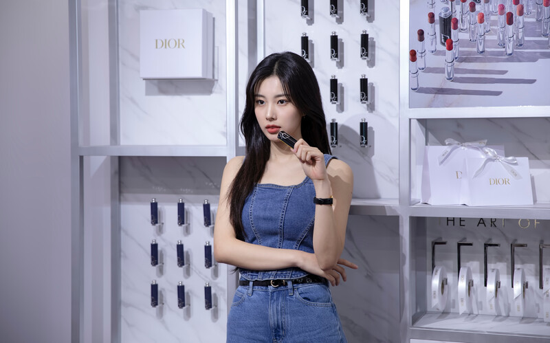 220409 8D Naver Post - Kang Hyewon & Kim Minju - Dior Addict Pop-up Store documents 15