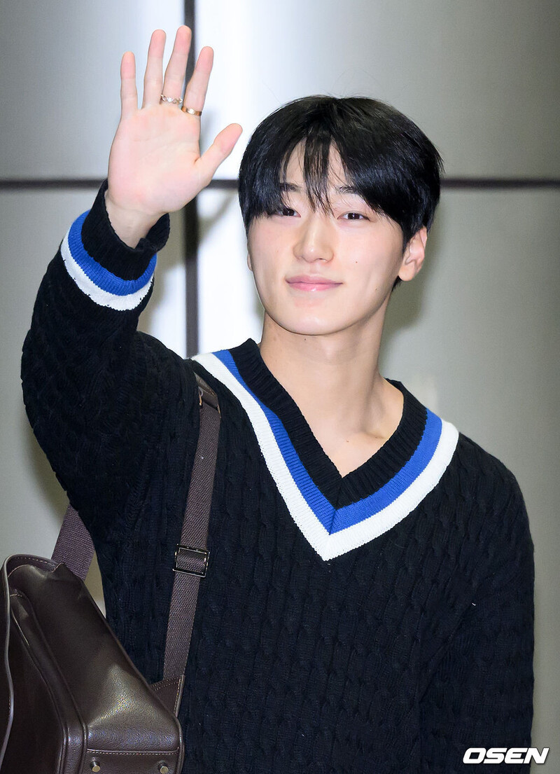 241009 ATEEZ San at Gimpo International Airport documents 1