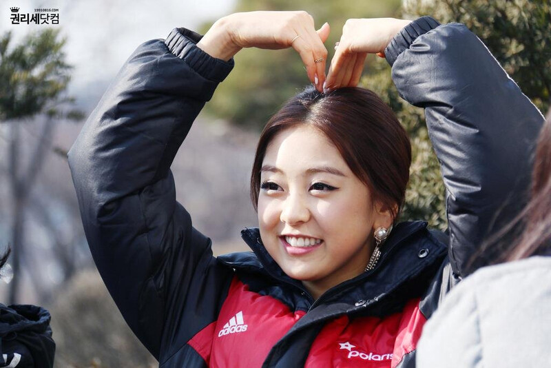 140214 Ladies' Code RiSe at Music Bank Valentines Event documents 3