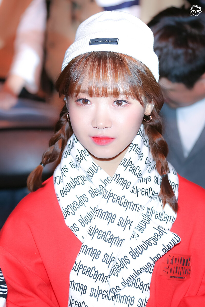 171017 Weki Meki Yoojung at Seoul Fashion Week 'HERA' documents 4