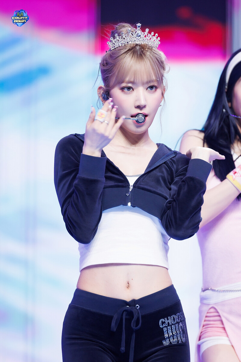 240912 LE SSERAFIM Sakura - 'CRAZY' at M COUNTDOWN documents 7