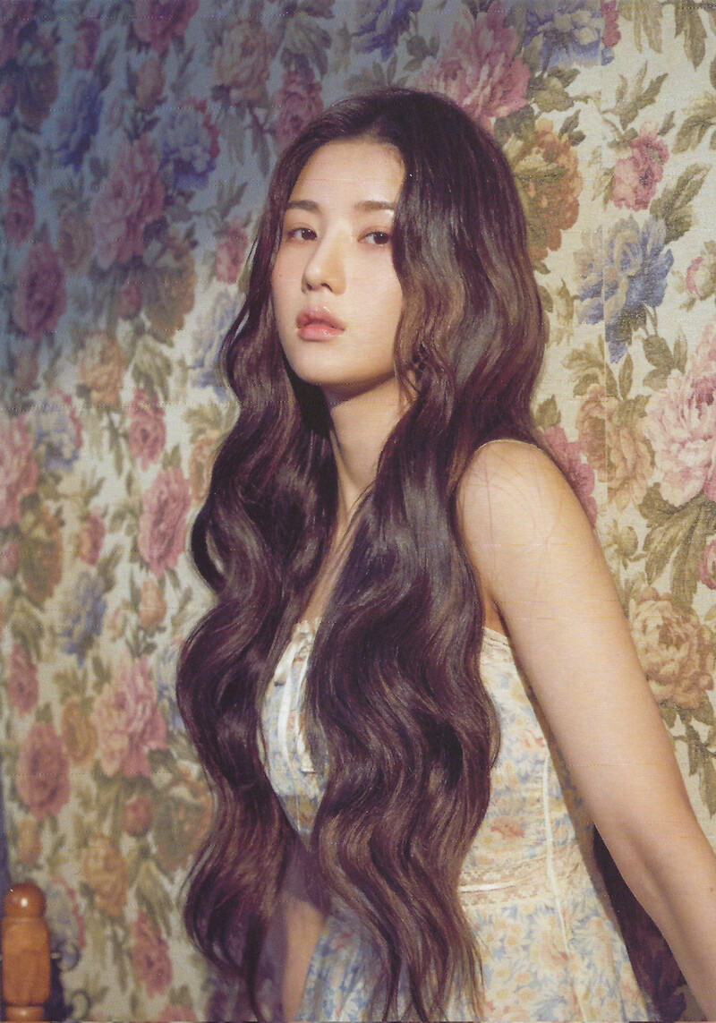 Kwon Eunbi - The First Photobook 'Silver Rain' (Scans) documents 4