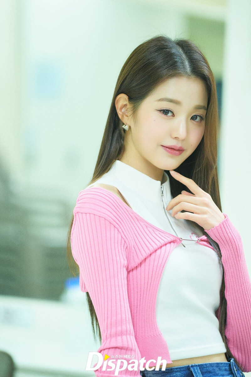 220406 IVE Wonyoung - "LOVE DIVE" Showcase Rehearsal by Dispatch documents 2
