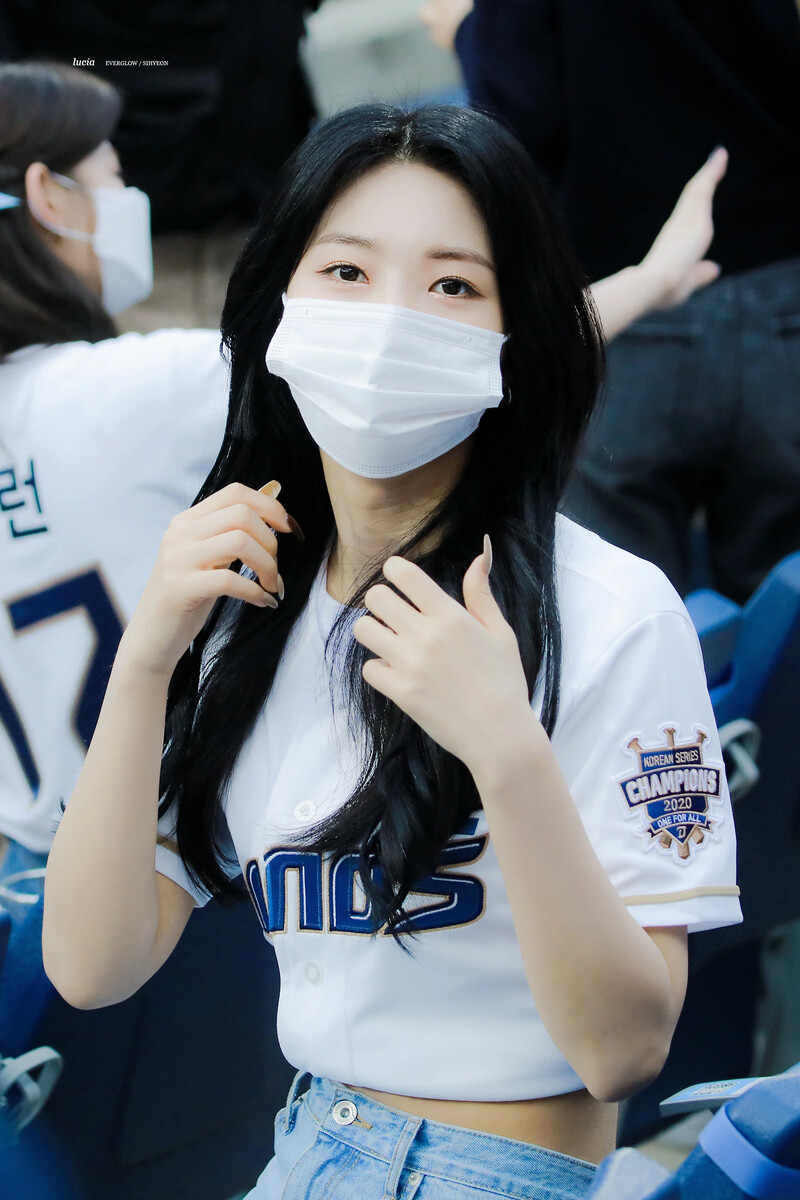 210514 EVERGLOW Sihyeon - First Pitch for NC Dinos documents 5