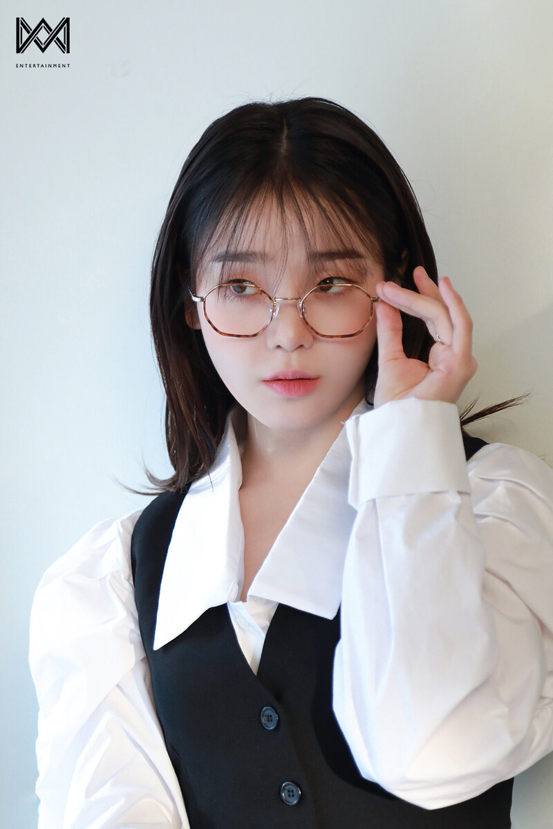 221007 WM Naver Post - OH MY GIRL Sunghee 'Big Issue' Photoshoot documents 18