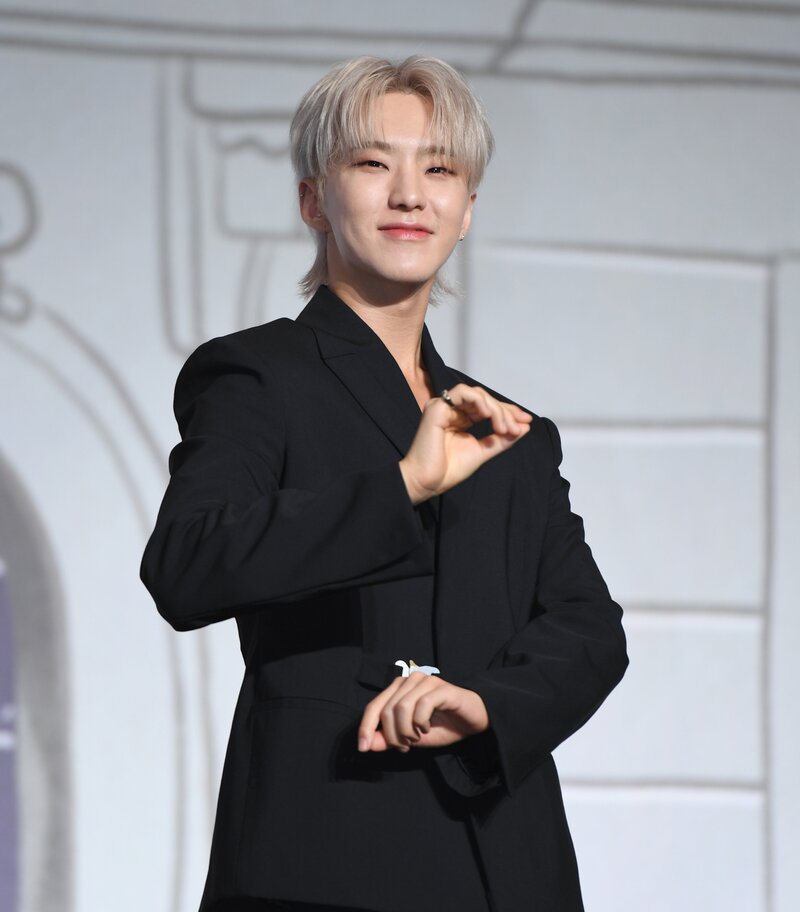 240429 SEVENTEEN Hoshi - SEVENTEEN BEST ALBUM '17 IS RIGHT HERE' Press Conference documents 3