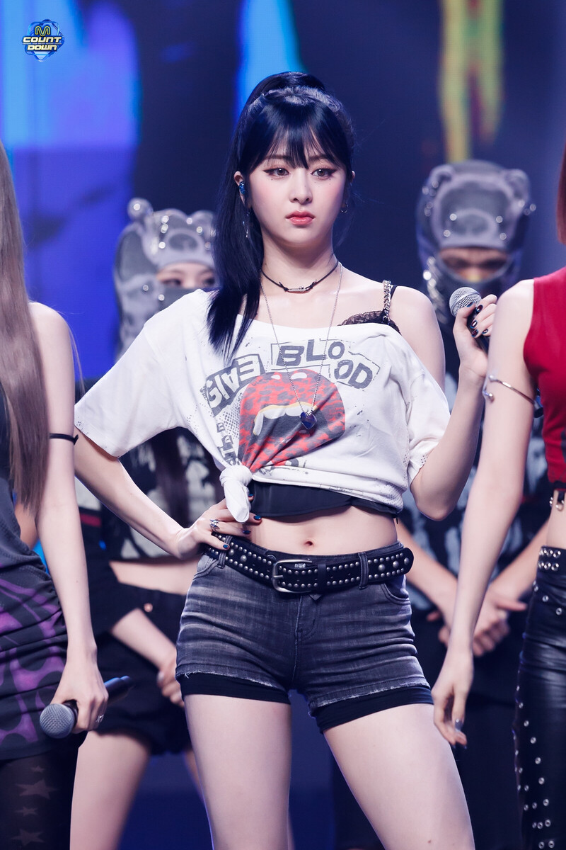 240905 LE SSERAFIM Yunjin - '1-800-hot-n-fun' at M COUNTDOWN documents 1