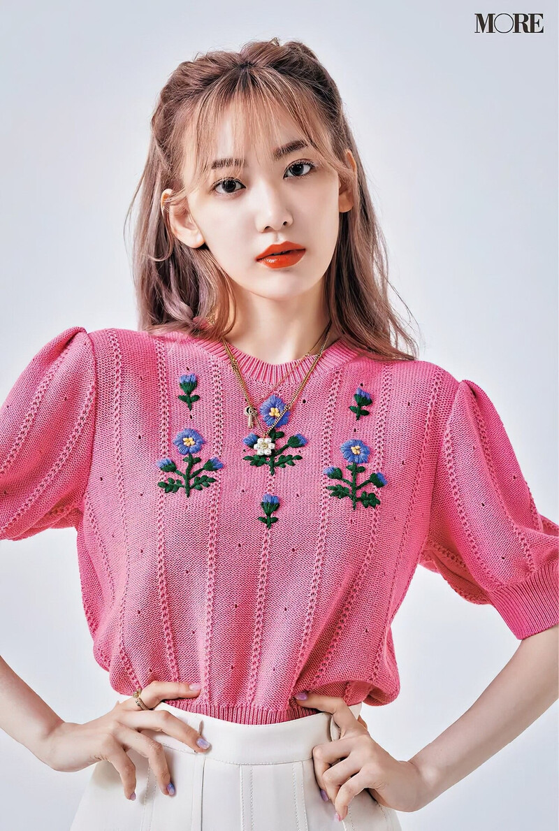 IZONE's Miyawaki Sakura for MORE Magazine October 2021 issue documents 3