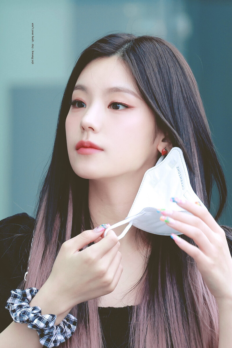 220719 ITZY Yeji - MBC ‘Kim Shin Young’s Noon Song of Hope’ Commute documents 9