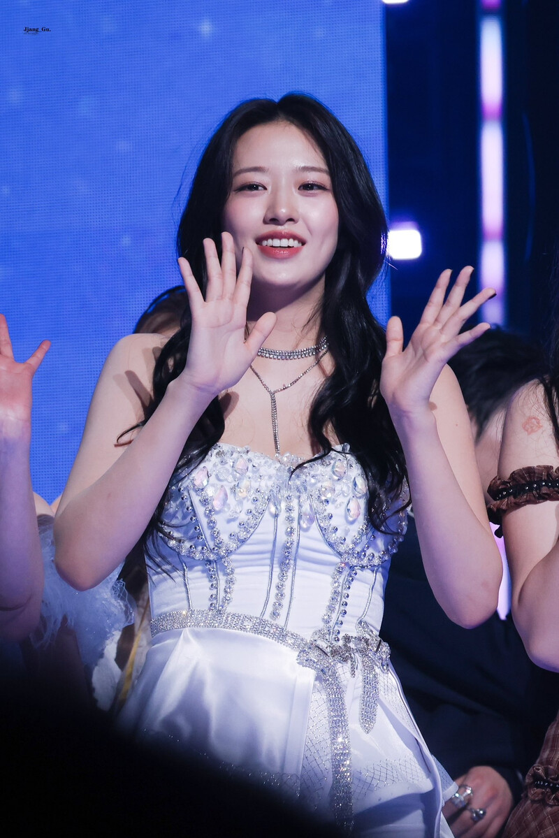 241231 Ive Yujin at MBC Gayo Daejejeon 2024 documents 5