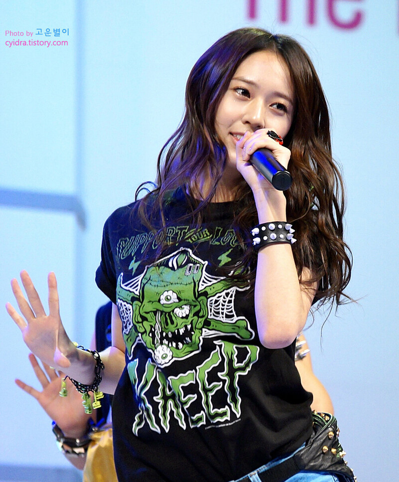 120920 f(x) Krystal documents 25