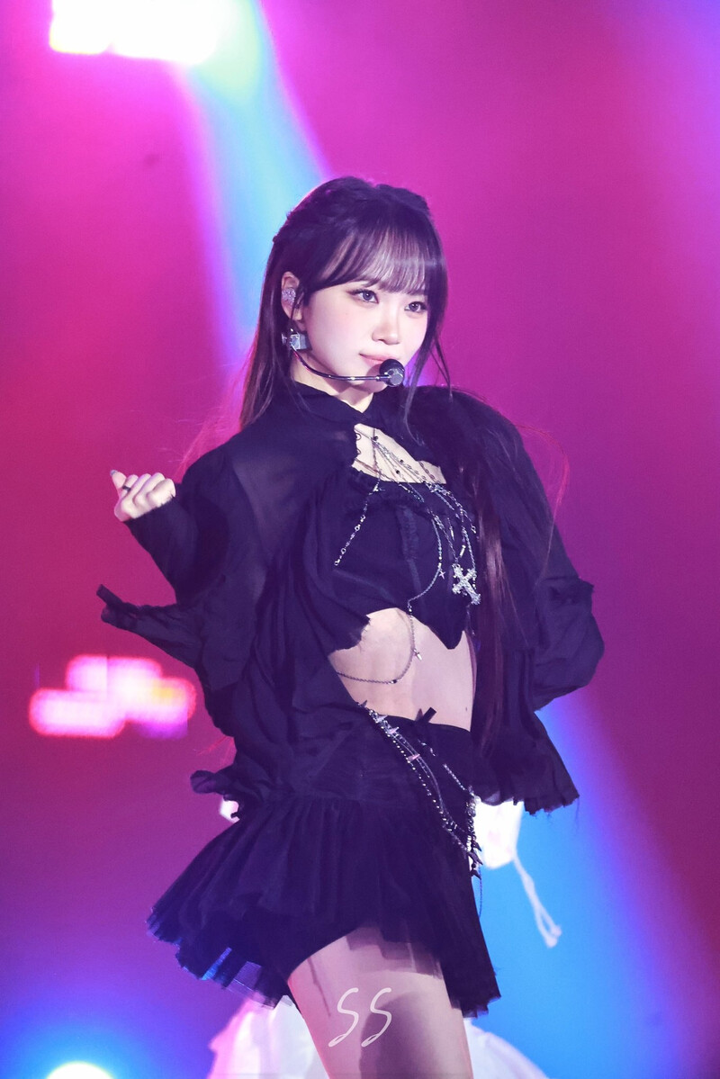 250104 Le sserafim Chaewon - at Golden Disc Awards 2025 documents 6