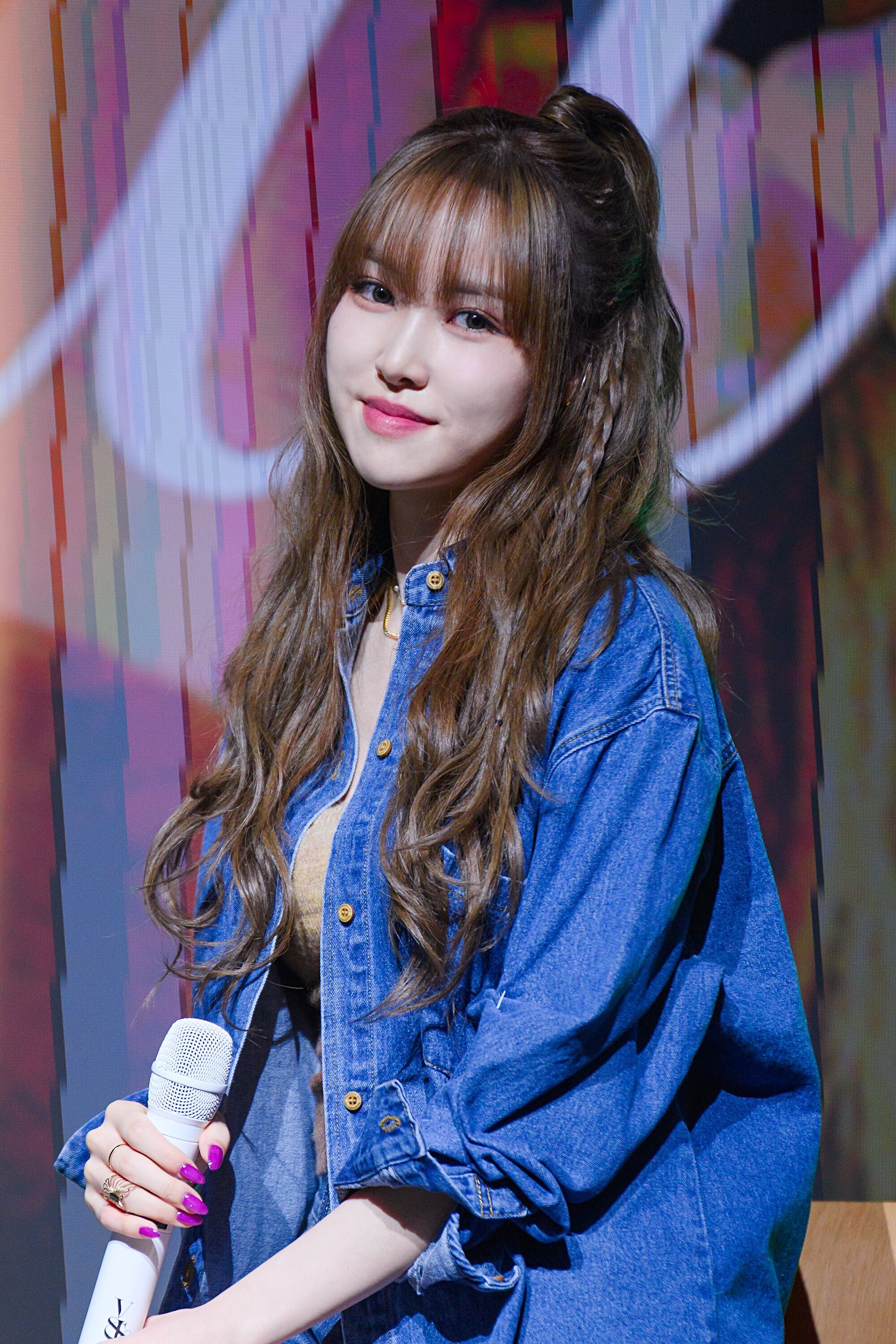 230307 Yuju at 'O' Showcase | kpopping