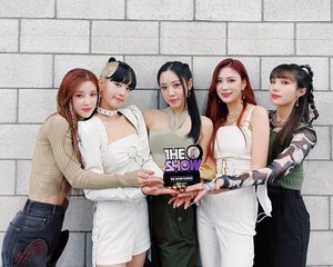 220222 Apink SNS Update at The Show