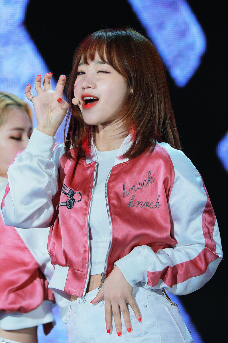 190501 Weki Meki Yoojung at Highfive Concert in Changwon documents 4