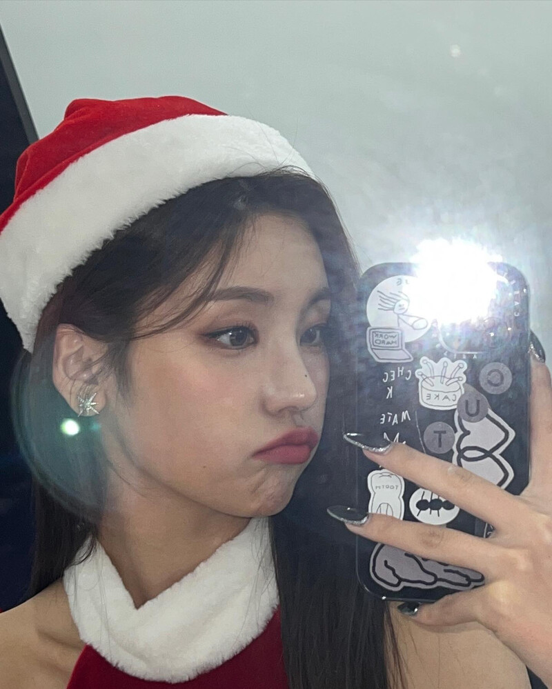 221223 ITZY Instagram Update - Yeji documents 8