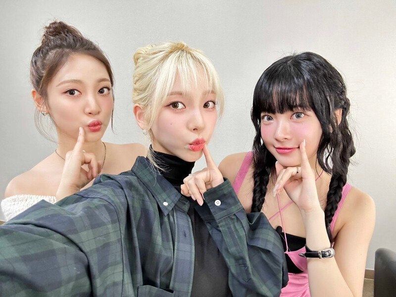 230518 Eunchae Diary Twitter Update with Karina, NingNing & Eunchae documents 2