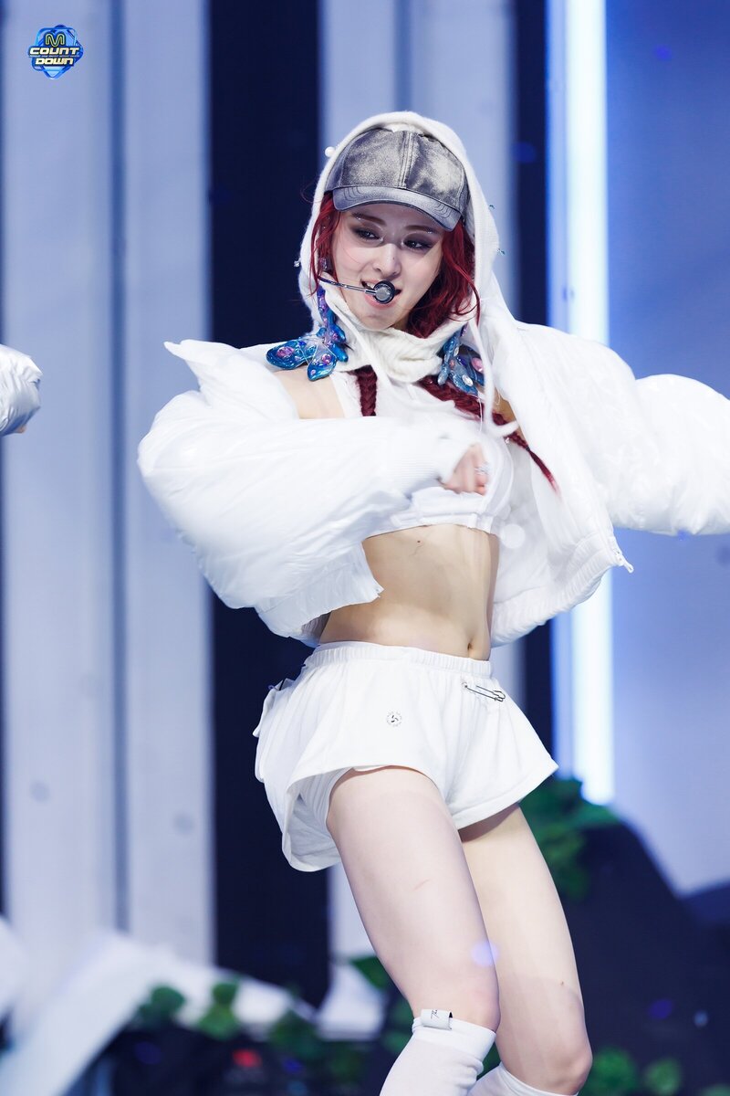 240222 LE SSERAFIM Yunjin - 'EASY' and 'Swan Song' at M Countdown documents 9