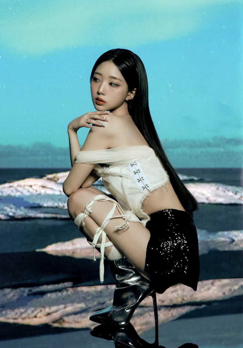 Loossemble - 1st Mini Album 'Loossemble' (Space ver.) [SCANS] documents 16