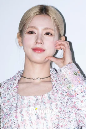 230126 (G)I-DLE Miyeon - CHANEL Beauty Pop-Up Event