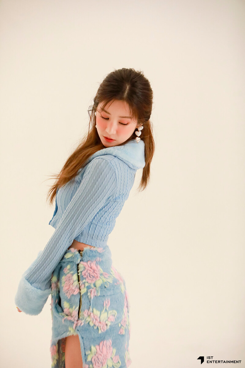 211224 IST Naver Post - Apink Bomi & Chorong - Your Vibe Magazine Photoshoot Behind documents 14