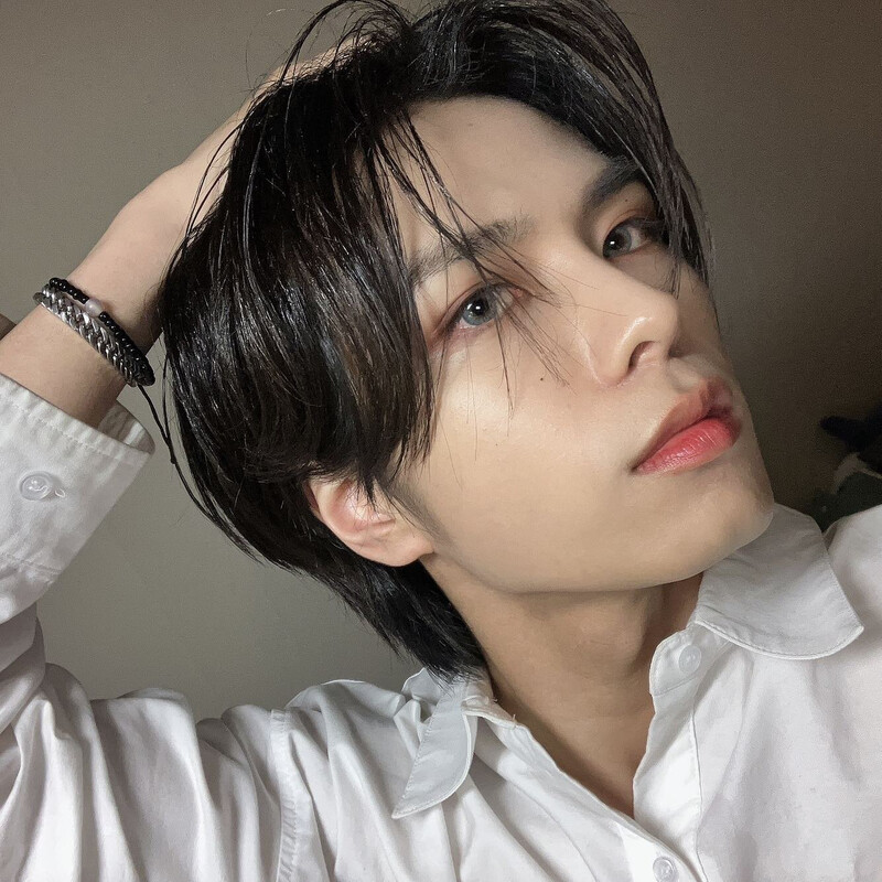 230119 E'Last Yejun Instagram update documents 3