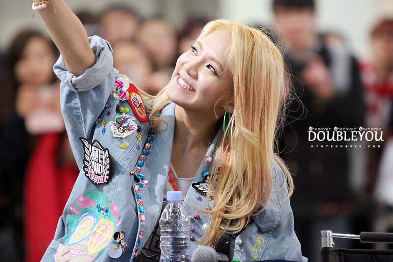 130126 Girls' Generation Hyoyeon at Yeongdon Times Square fansign event documents 13