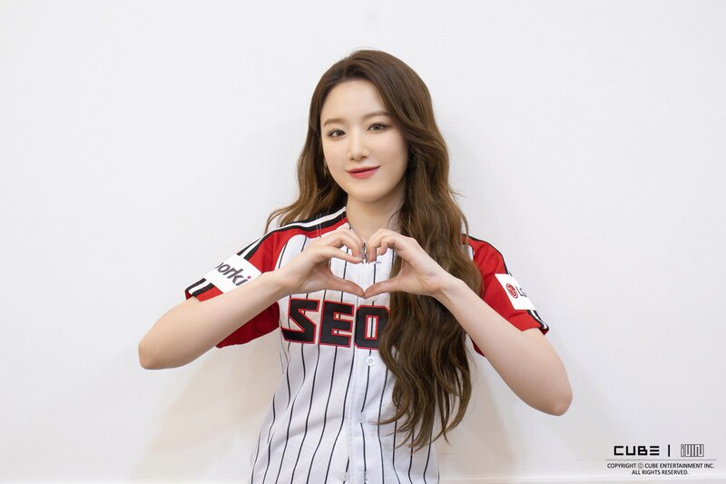 230510 (G)I-DLE Weverse - LG Twins' Ceremonial Opening Behind documents 14