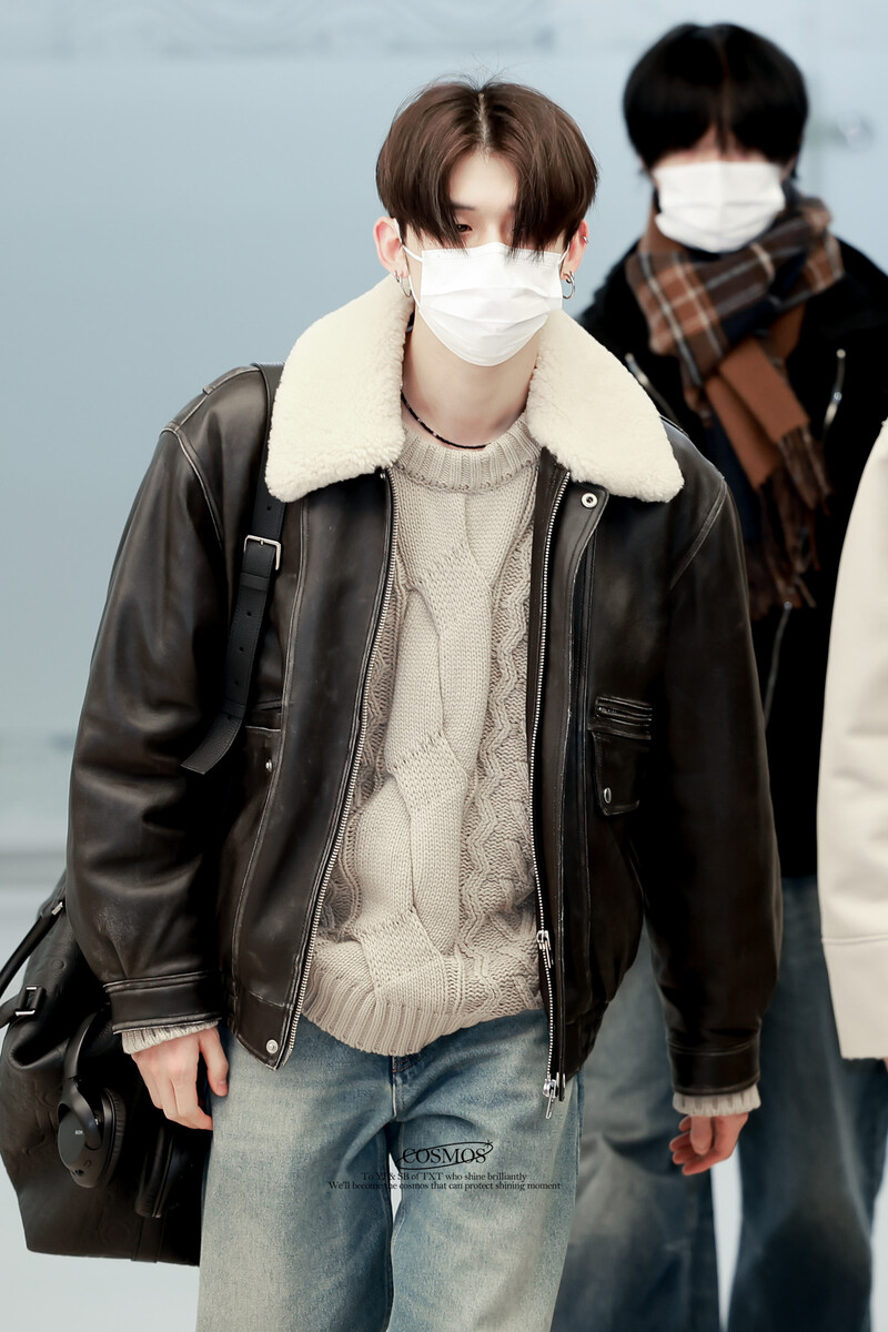 250101 TXT Yeonjun at Gimpo International Airport documents 3