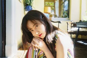 SNSD's Yuri for Singles magazine June 2017 issue