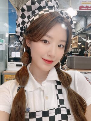 231012 - (G)I-DLE Twitter Update with SHUHUA