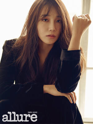 Apink EUNJI for Allure Korea December 2017 Issue