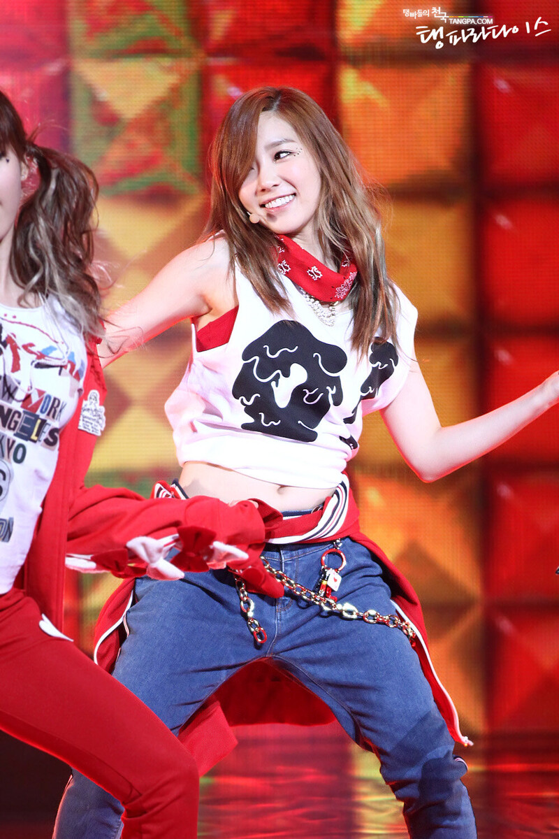 130106 Girls' Generation Taeyeon at KBS Open Hope Concert documents 11