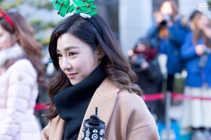 151204 Girls' Generation-TTS Tiffany at Music Bank documents 4