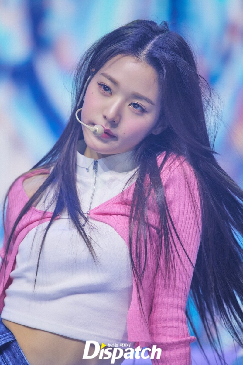 220406 IVE Wonyoung - "LOVE DIVE" Showcase Rehearsal by Dispatch documents 5