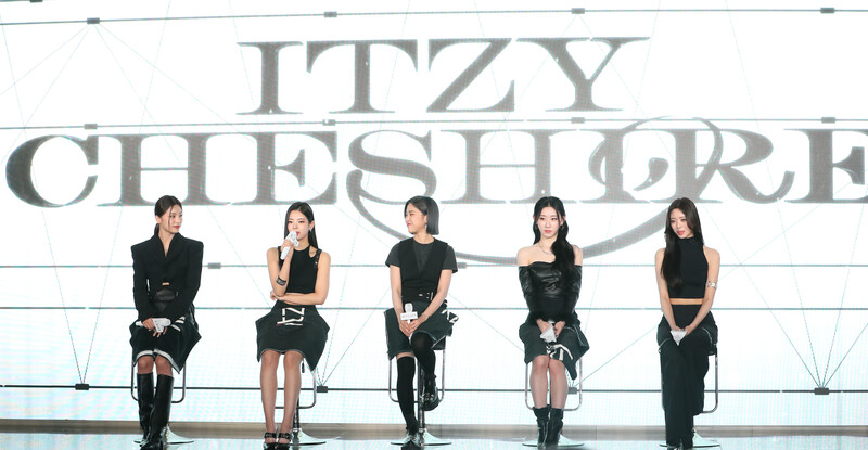 221125 ITZY 6th Mini Album 'CHESHIRE' Media Showcase documents 5